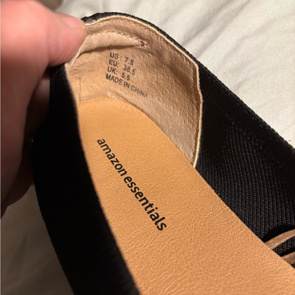 Amazon Essentials Women’s Black Ballet Flats Size 7.5 worn twice - Picture 2 of 4